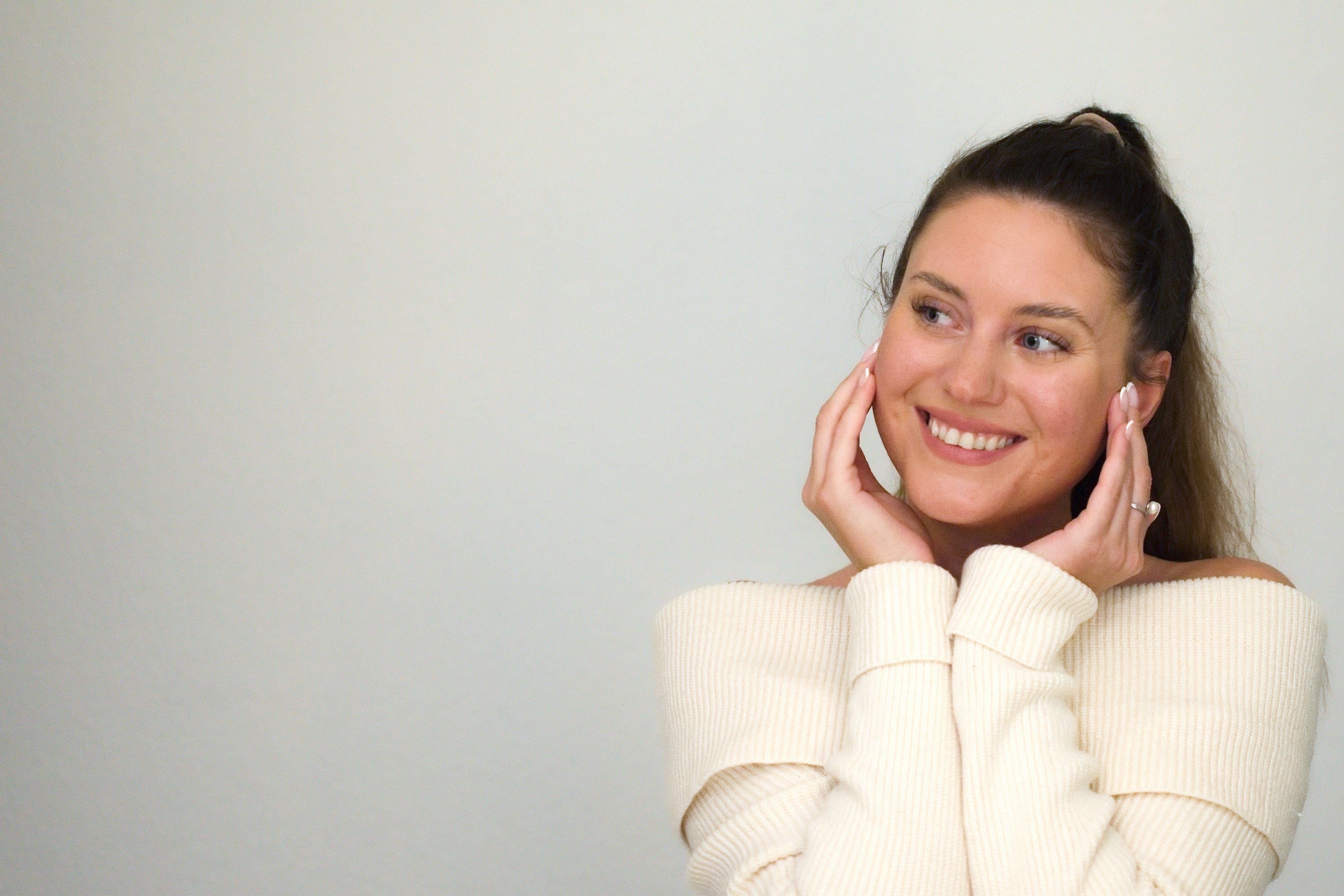 Jak kombinovat přístroje a kosmetiku, aby se podpořily navzájem